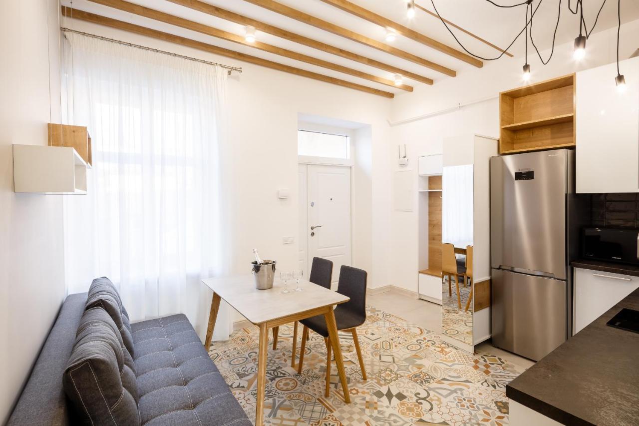 Palace view apartments - 24 Kopernyka str. Lviv Bagian luar foto